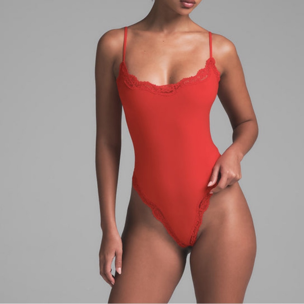 SKIMS women’s lace red bodysuit NWOT
